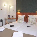 Hotel Arc-en-ciel Contact 2*