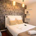 Arc-en-ciel Contact Hotel