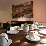 Hotel Arc-en-ciel Contact 2*