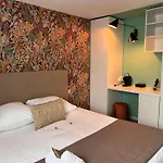 Hotel Arc-en-ciel Contact 2*