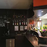 Arc-en-ciel Contact Hotel