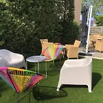 Arc-en-ciel Contact Hotel