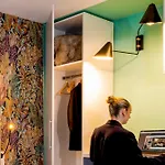 Hotel Arc-en-ciel Contact