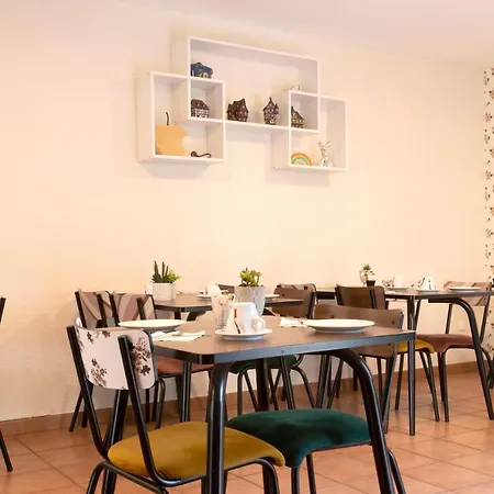 Szálloda Arc-en-ciel Contact 2*