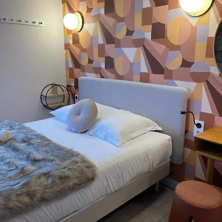 Szálloda Arc-en-ciel Contact 2*