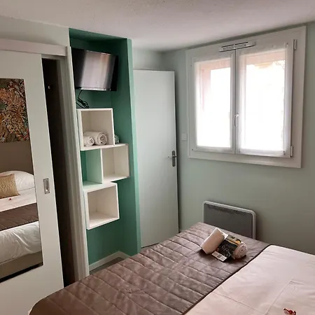 Arc-en-ciel Contact Hotel