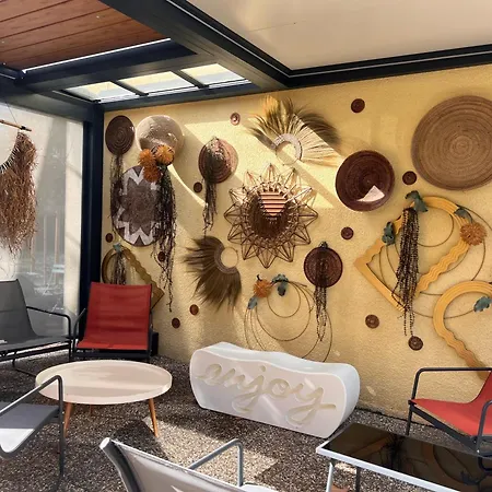 Arc-en-ciel Contact Hotel 2*