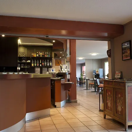 Arc-en-ciel Contact Hotel