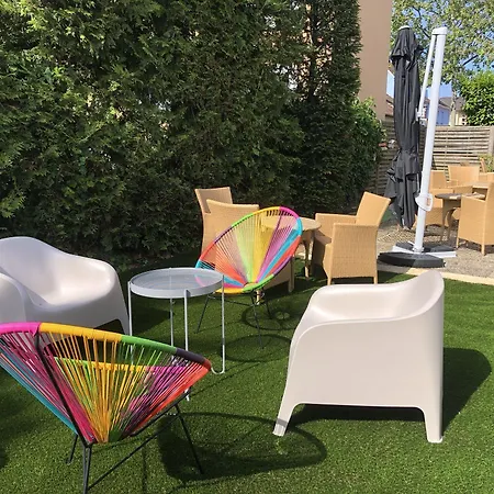 Arc-en-ciel Contact Hotel