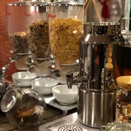 Szálloda Arc-en-ciel Contact 2*