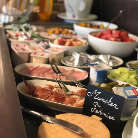 Arc-en-ciel Contact Szálloda 2*