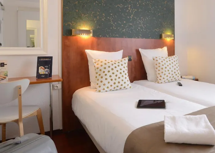 Hotel Arc-en-ciel Contact