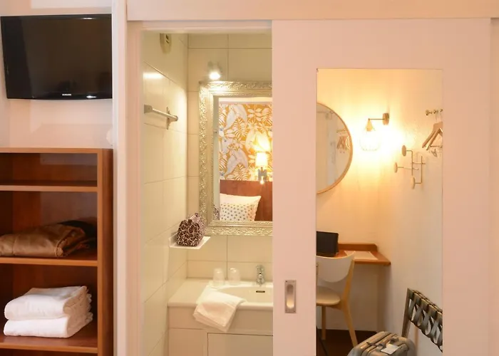 Arc-en-ciel Contact Hotel 2*