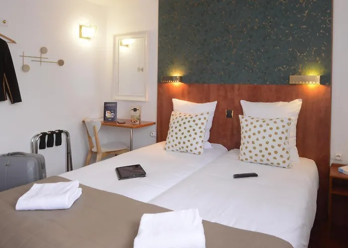 Hotel Arc-en-ciel Contact 2*