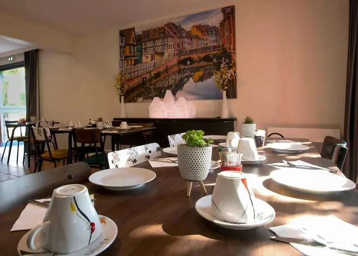 Hotel Arc-en-ciel Contact 2*