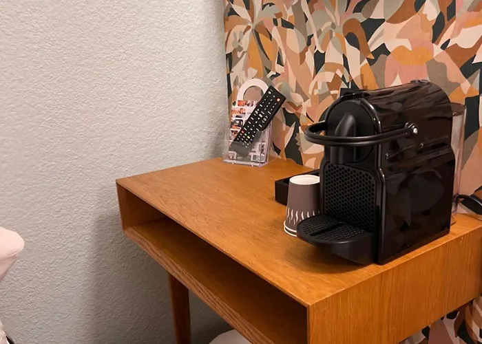 Arc-en-ciel Contact Hotel