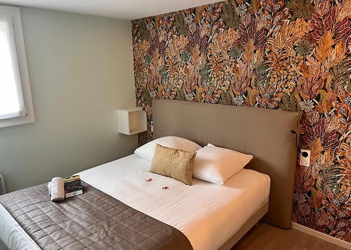 Hotel Arc-en-ciel Contact 2*