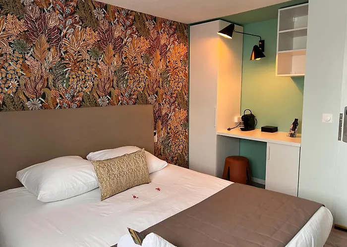 Hotel Arc-en-ciel Contact 2*