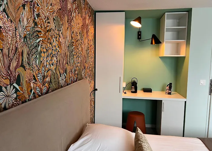 Arc-en-ciel Contact Hotel 2*