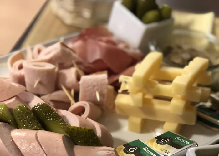 Hotel Arc-en-ciel Contact