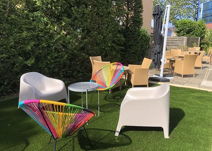 Arc-en-ciel Contact Hotel