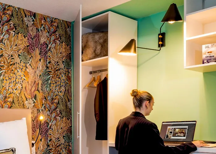 Hotel Arc-en-ciel Contact